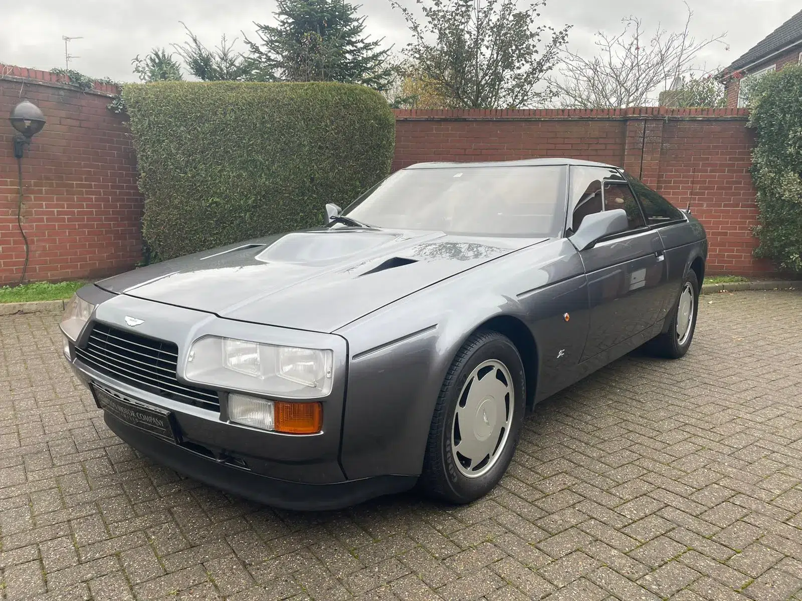 Matrix MAX40108-102 - Aston Martin V8 Zagato vert 1986 1/43